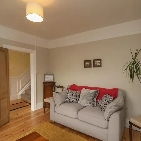Hawthorn House بيت للعطل