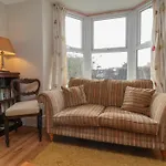 Holiday home Hawthorn House
