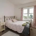 Holiday home Hawthorn House *